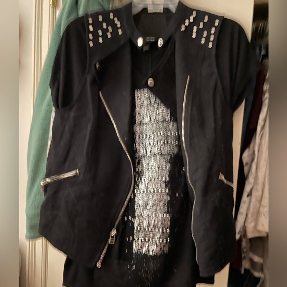 Rock and Republic black tee with silver cross and studs lower tailed bac…